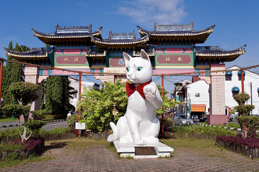 Cat Figure, Chinese Gate, Kuching, Sarawak, Borneo, Malaysia Photograph by Sabine Lubenow
