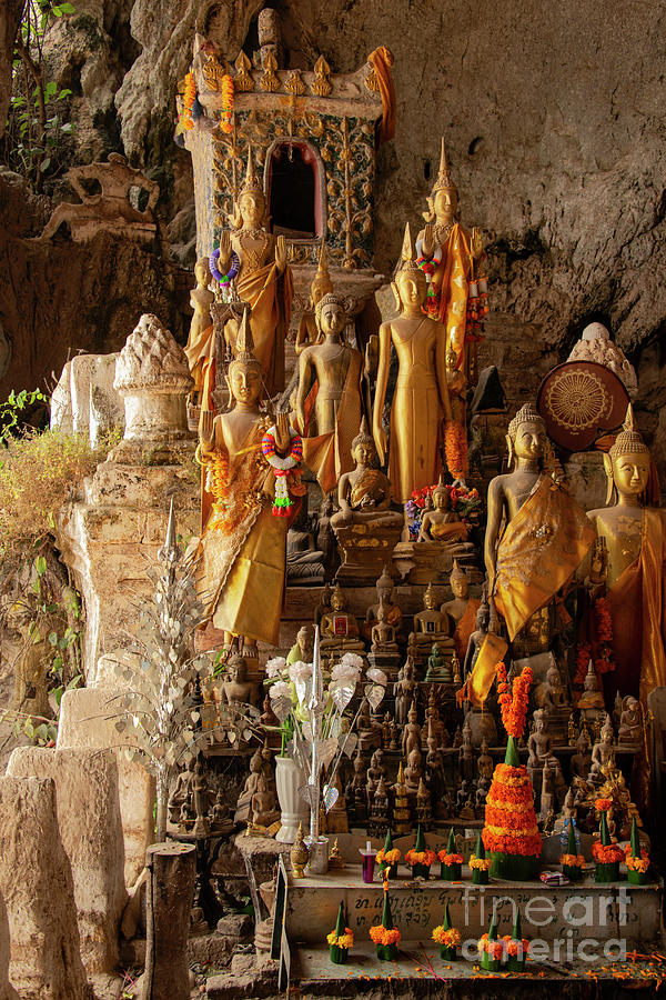 Cave of 5000 Buddhas Photograph by Bob Phillips