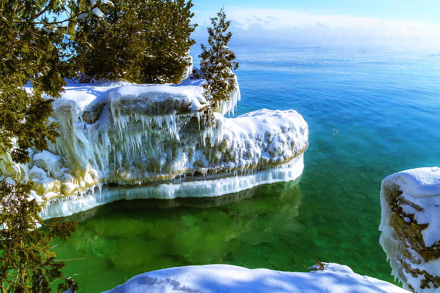 Cave Point Clear Water and Ice Photograph by Chuck De La Rosa