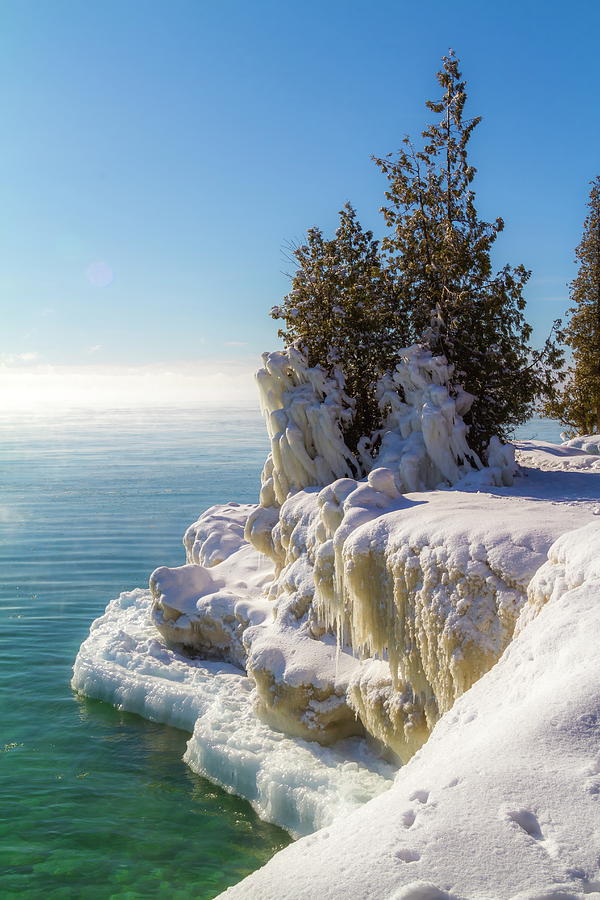 Cave Point Snow and Ice Photograph by Chuck De La Rosa