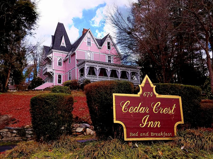 Cedar Crest Inn Photograph by Joe Duket