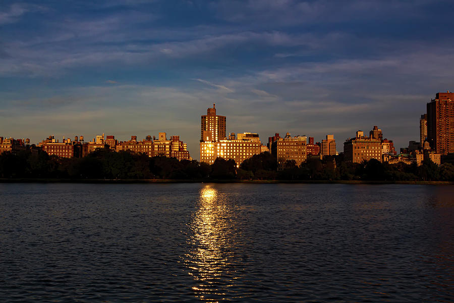 Central Park Reservoir at Sunset Looking Eas Photograph by Robert Ullmann