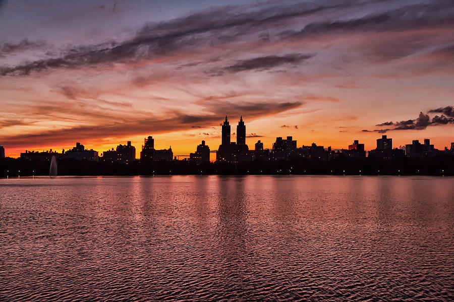 Central Park Reservoir at Sunset Photograph by Robert Ullmann