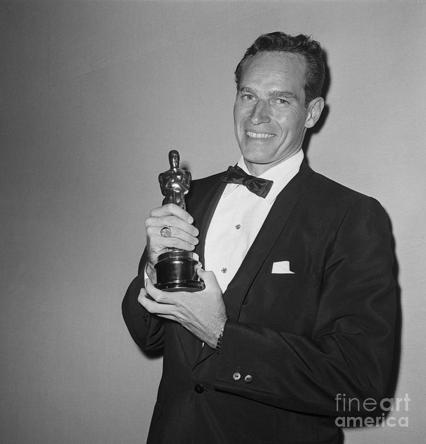 Charlton Heston With Oscar Photograph by Bettmann