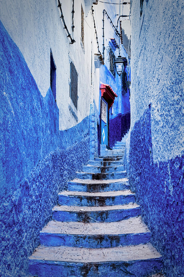 Chefchaouen Curving Steps - Morocco Photograph by Stuart Litoff