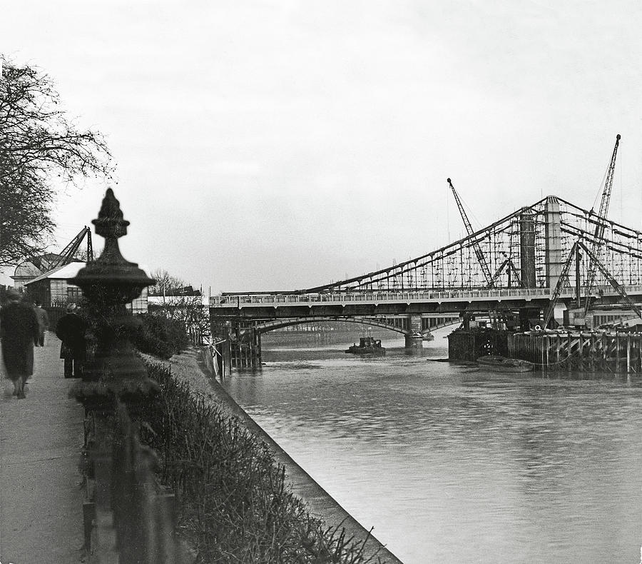 Chelsea Bridge Photograph by General Photographic Agency