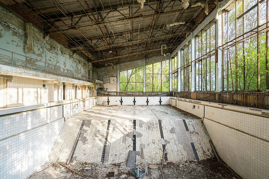 Chernobyl Swimming Pool Photograph by Roman Robroek
