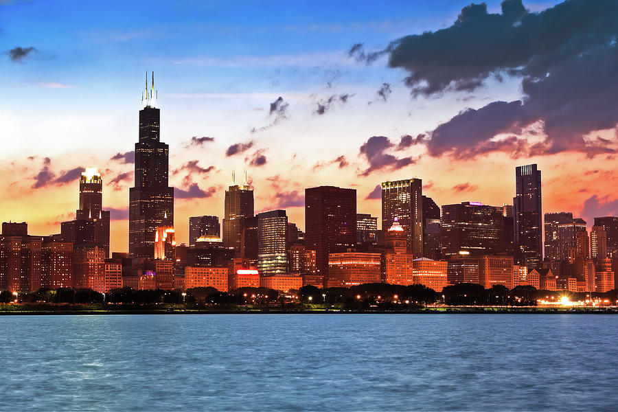 chicago skyline at sunset