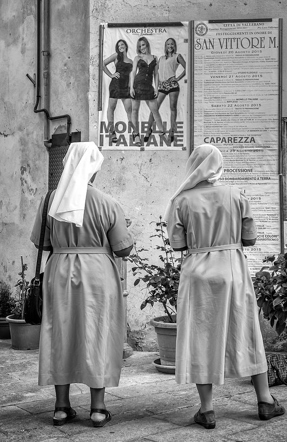 Italy Photograph - Chicky Girls by Giuseppe Grimaldi