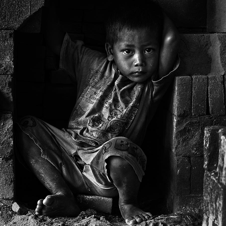 Child On The Bricks Photograph by Ulla Maron