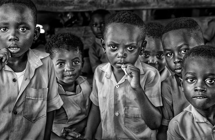 Children At School In Ghana Photograph by Joxe Inazio Kuesta Garmendia ...