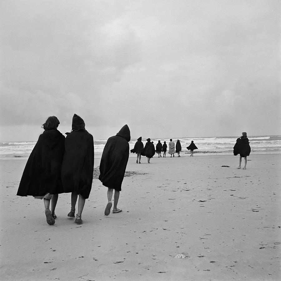 Children At The Beach In 1954 Photograph by Keystone-france