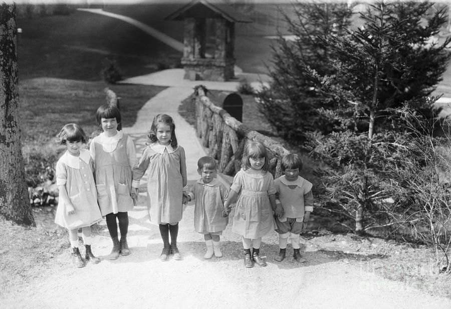 Children Holding Hands Photograph by Bettmann