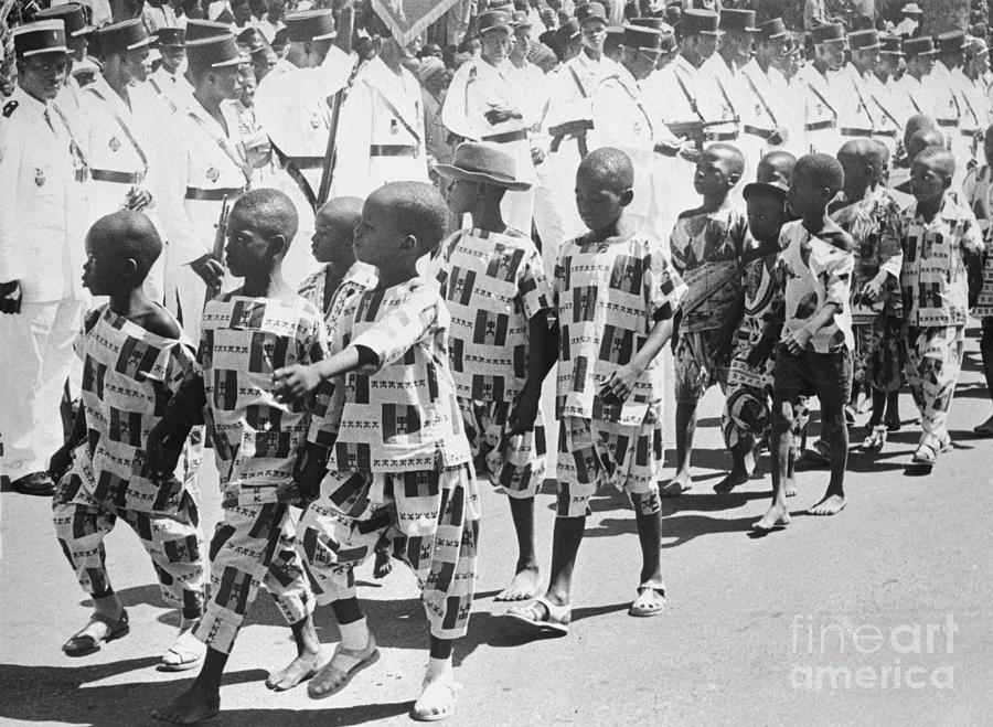 Children Marching In Independence Day Photograph by Bettmann