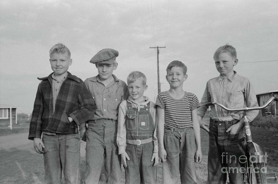 Children Of Mineral King Cooperative Farm Visalia, California, 1940 (b/w Photo) Photograph by Lee Russell