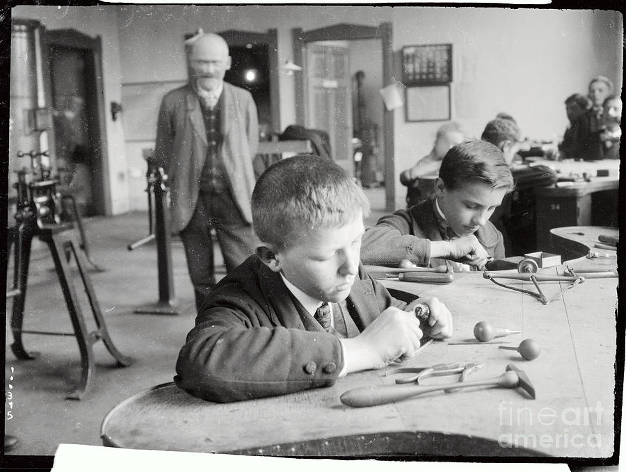 Children Working As Jewel Center Photograph by Bettmann Children Working As Jewel Center Photograph by Bettmann