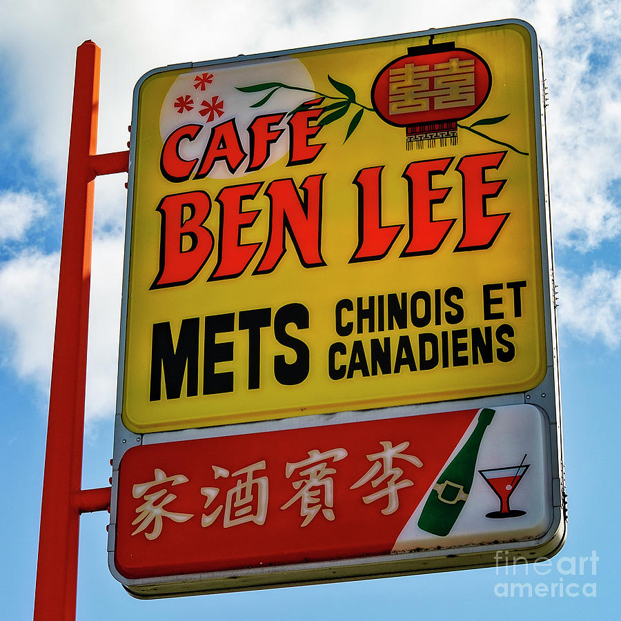 Chinois et Canadiens Photograph by Lenore Locken