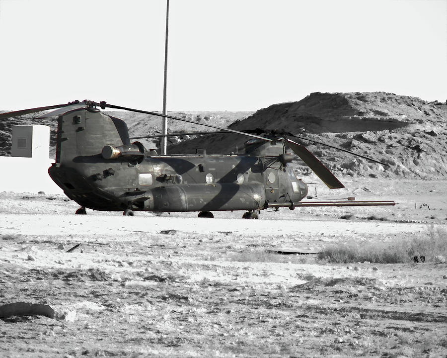 Chinook Helicopter 1a Mixed Media by Brian Reaves