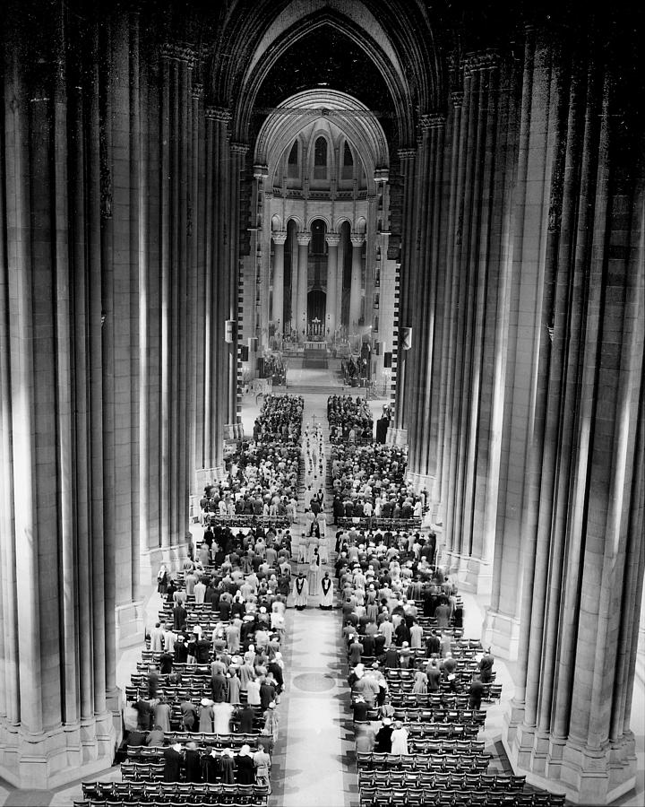 Christmas Eve Servies At The Cathedral Photograph by New York Daily