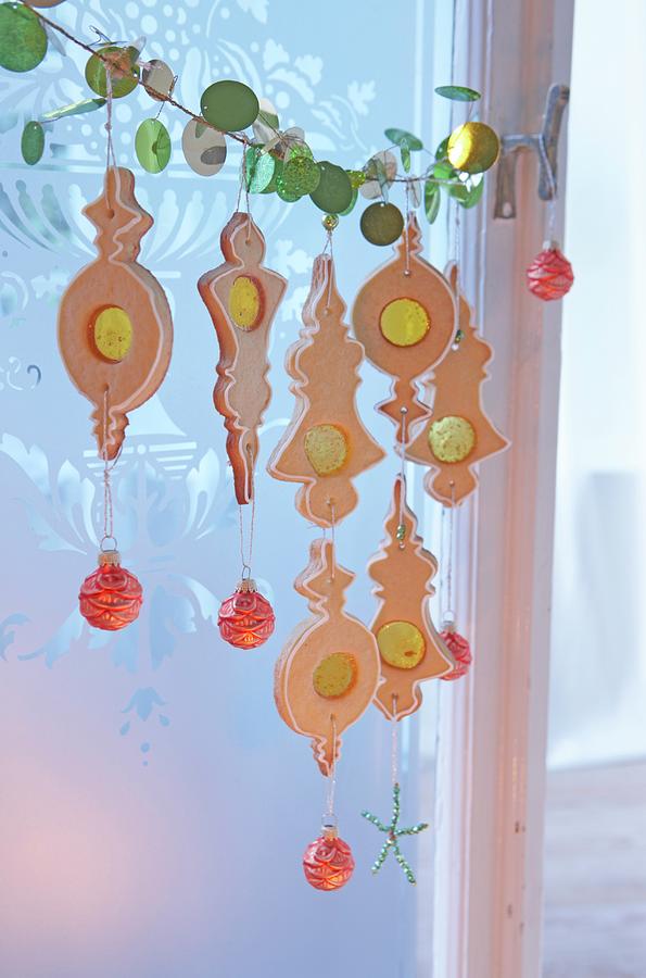 Christmas Garland Of Biscuits Photograph by Jalag / Melli Freudenberg