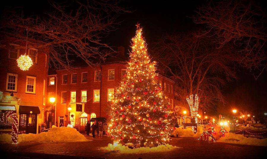 Christmas In Newburyport Photograph by Suzanne