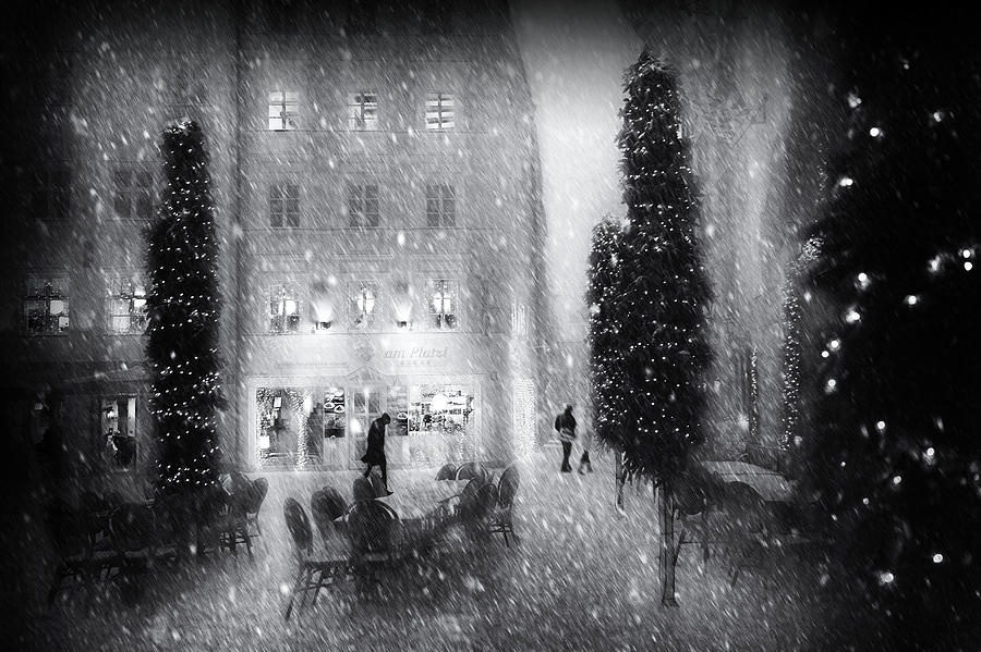 Snowfall Photograph - Christmas In The City by Roswitha Schleicher-schwarz