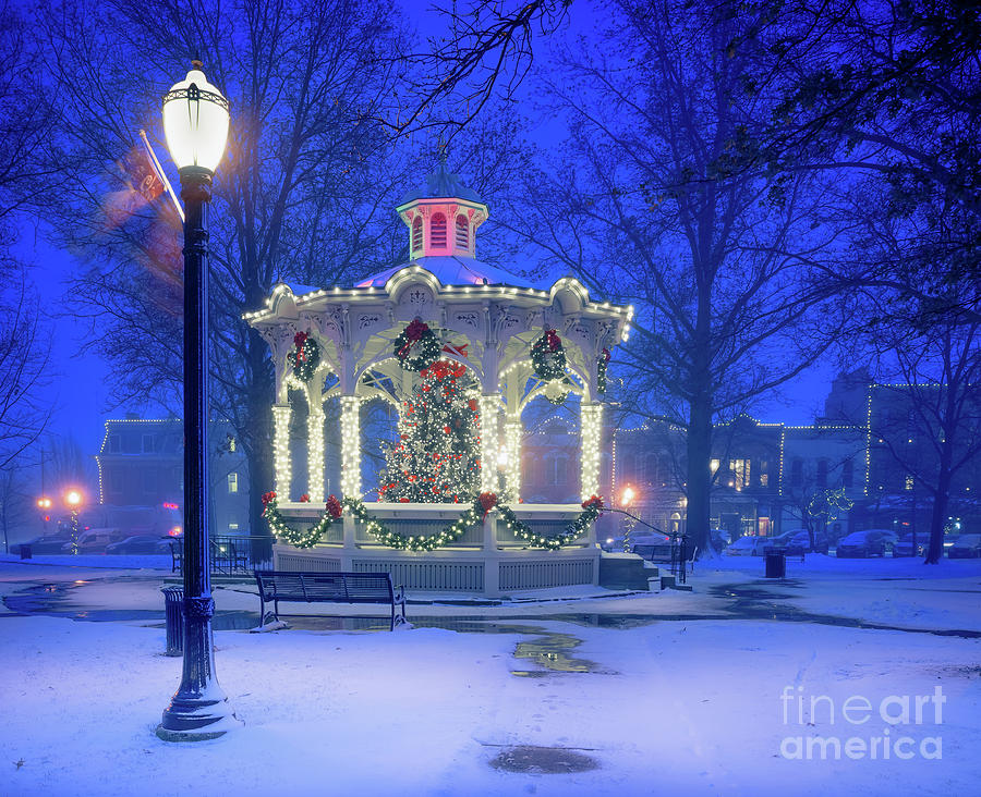 Christmas In the Square Photograph by PJ Ziegler - Fine Art America