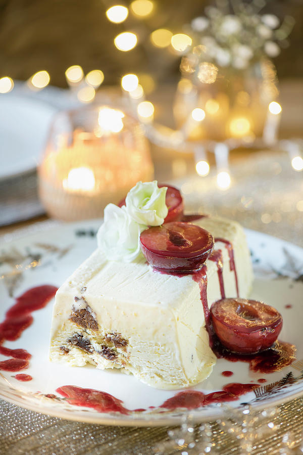 Christmas Pudding Parfait With Port Glazed Plums Photograph by Winfried Heinze