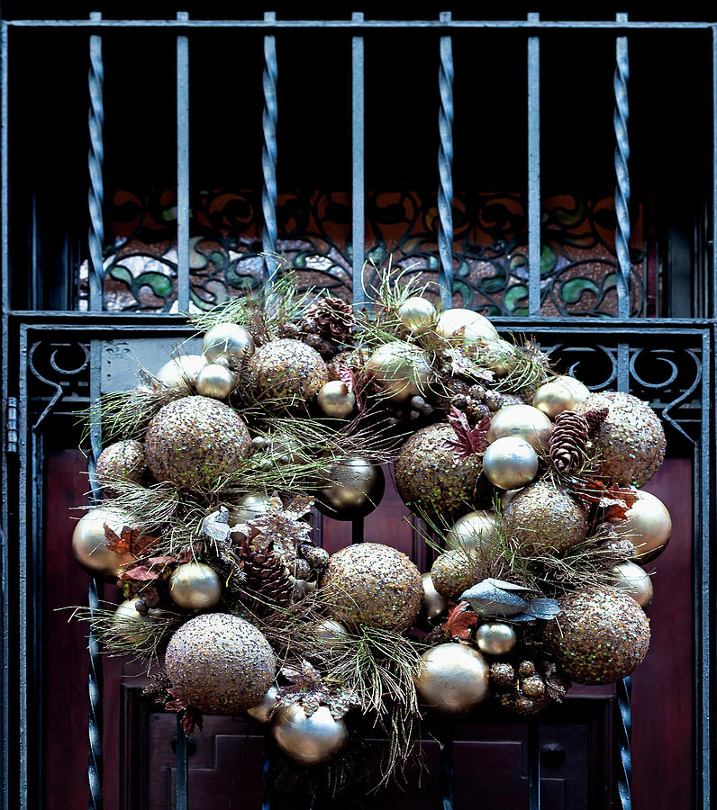 Christmas Wreath Photograph by Robert Ullmann