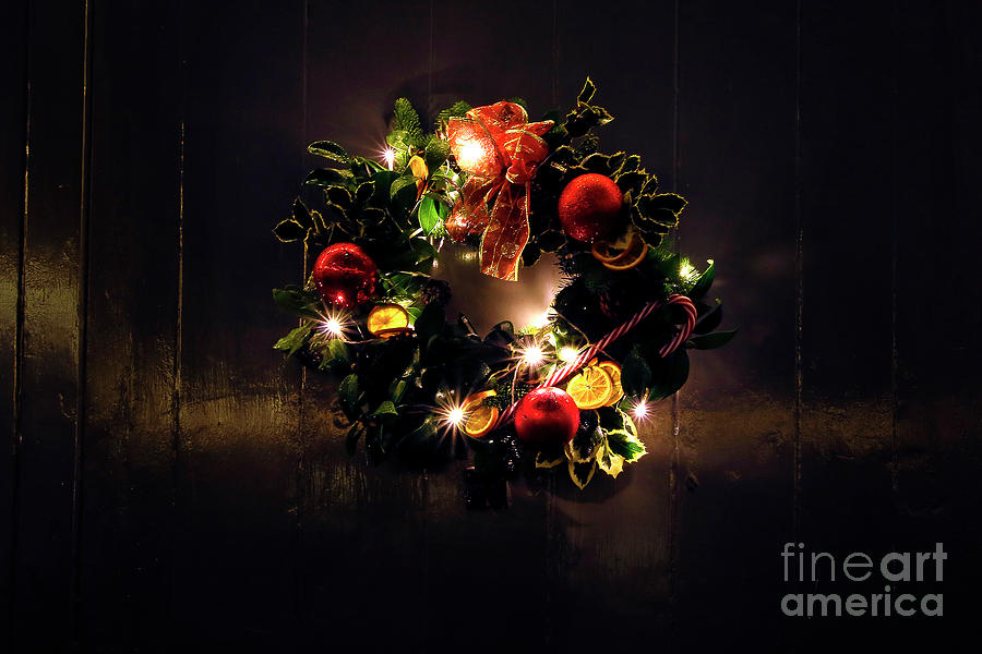 Christmas Wreath Photograph by Terri Waters