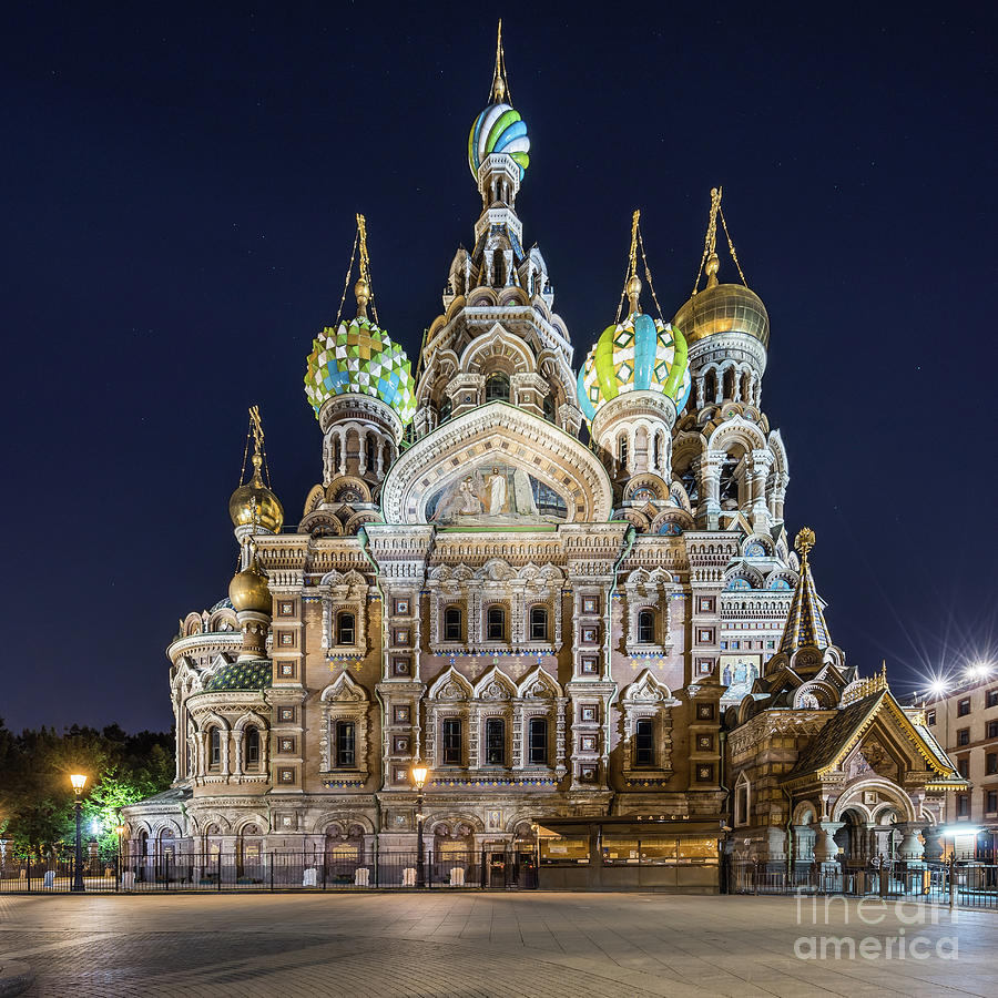 Architecture Photograph - Church Of The Savior On Blood At Night by Yongyuan Dai
