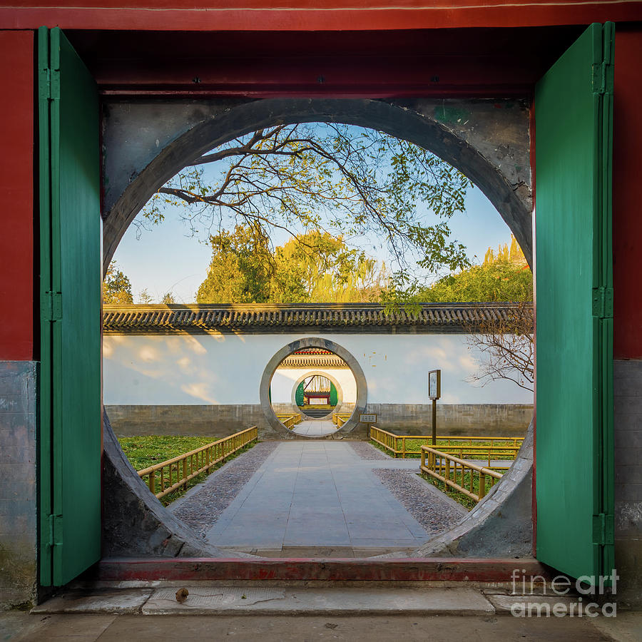 Circular Gates Photograph by Inge Johnsson