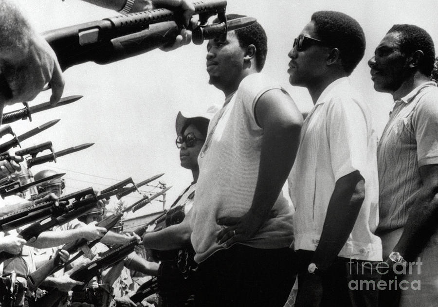 Civil Rights Marchers Facing Bayonets Photograph by Bettmann Civil Rights Marchers Facing Bayonets Photograph by Bettmann