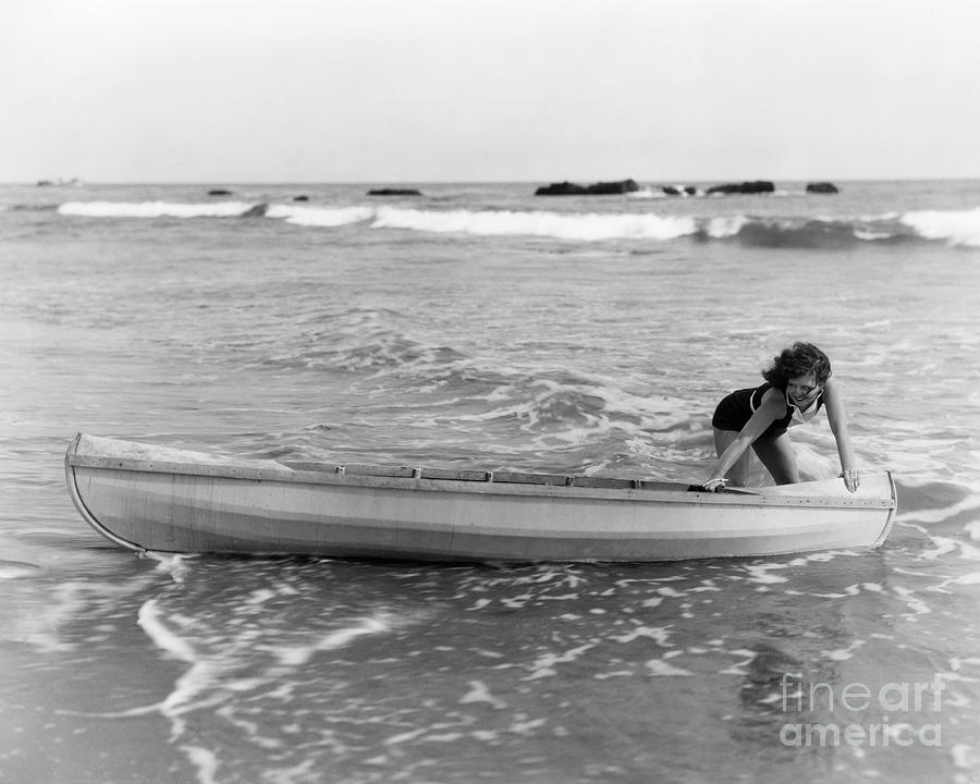 Clara Bow Canoeing Photograph by Bettmann