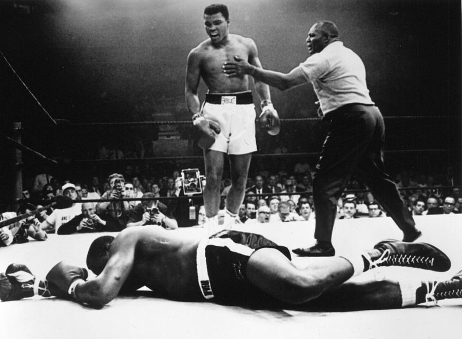 Clay V Liston Photograph by Hulton Archive