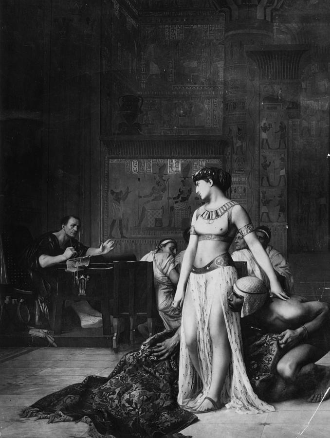 Cleopatra And Caesar Photograph by Hulton Archive