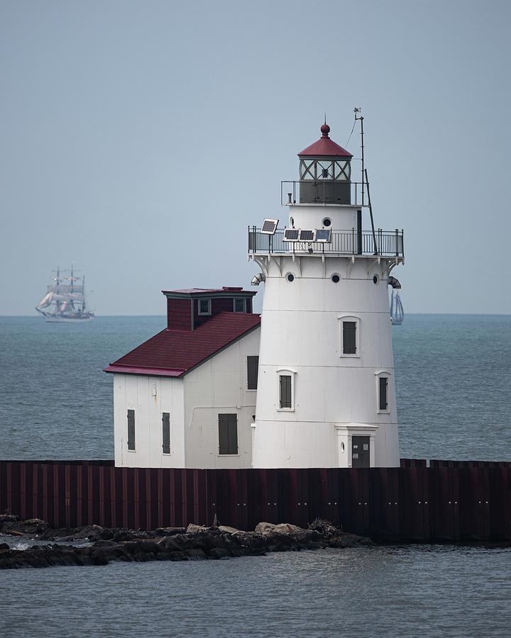 Cleveland Harbor West Lighthouse Photograph by Dale Kincaid