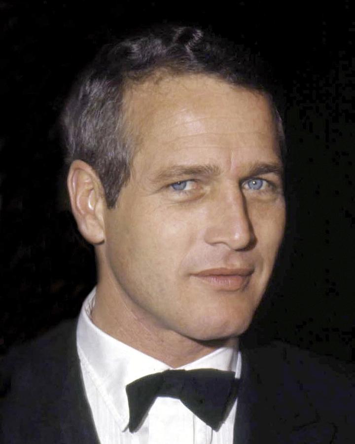 Close-up Of Paul Newman At The 1968 Oscars Photograph by Globe Photos ...