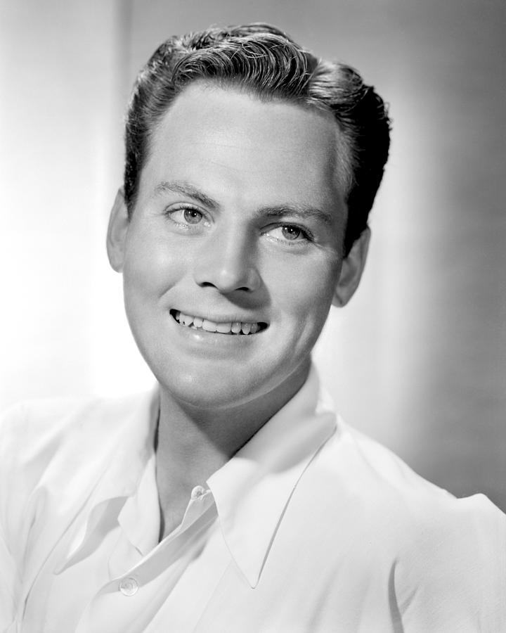 Close-up Of Smiling John Agar Looking Away Photograph by Globe Photos ...