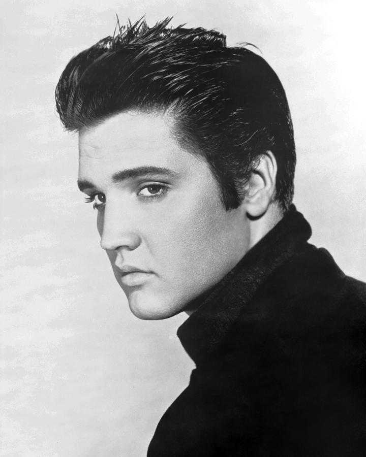 Close-up Portrait Of Elvis Presley Photograph by Globe Photos - Fine ...