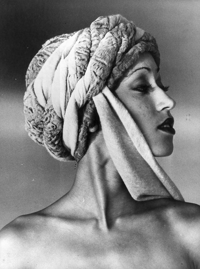 Cloth Turban Photograph by Central Press