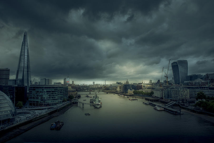 Clouds Over The Thames Photograph by Ivan Bertusi
