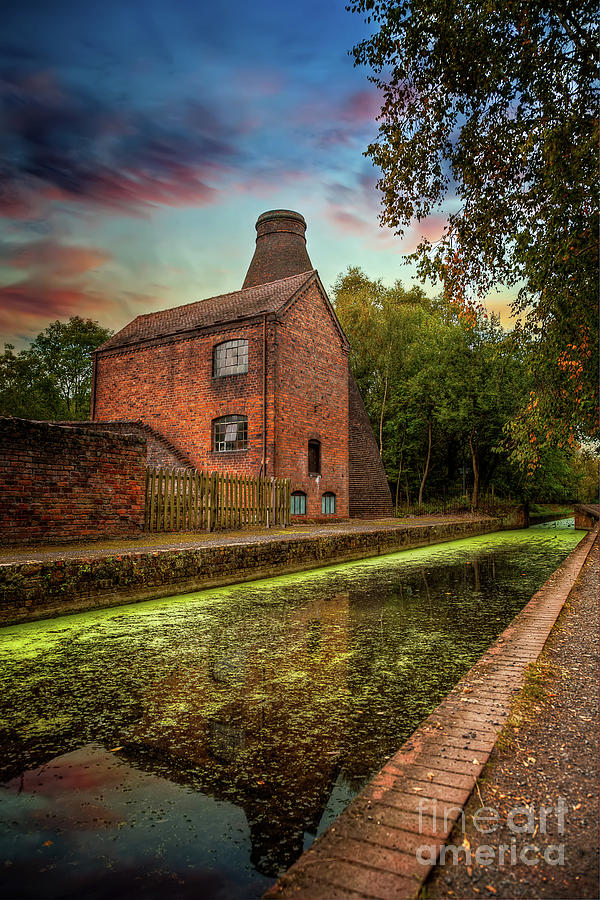 Coalport Bottle Kiln Sunset Photograph by Adrian Evans