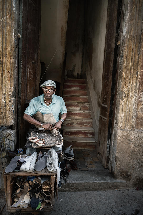 Cobbler Photograph - Cobbler, Havana by Trevor Cole