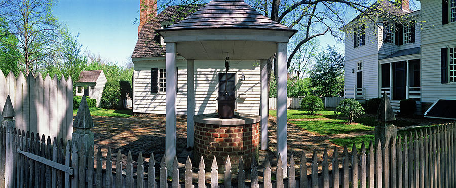 Colonial Williamsburg Well Photograph by Craig Brewer
