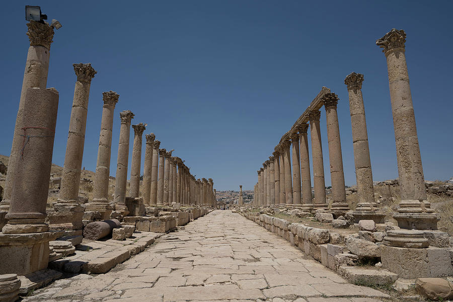 Colonnaded Street In Ancient Roman City Of Gerasa, Jerash, Jordan ...