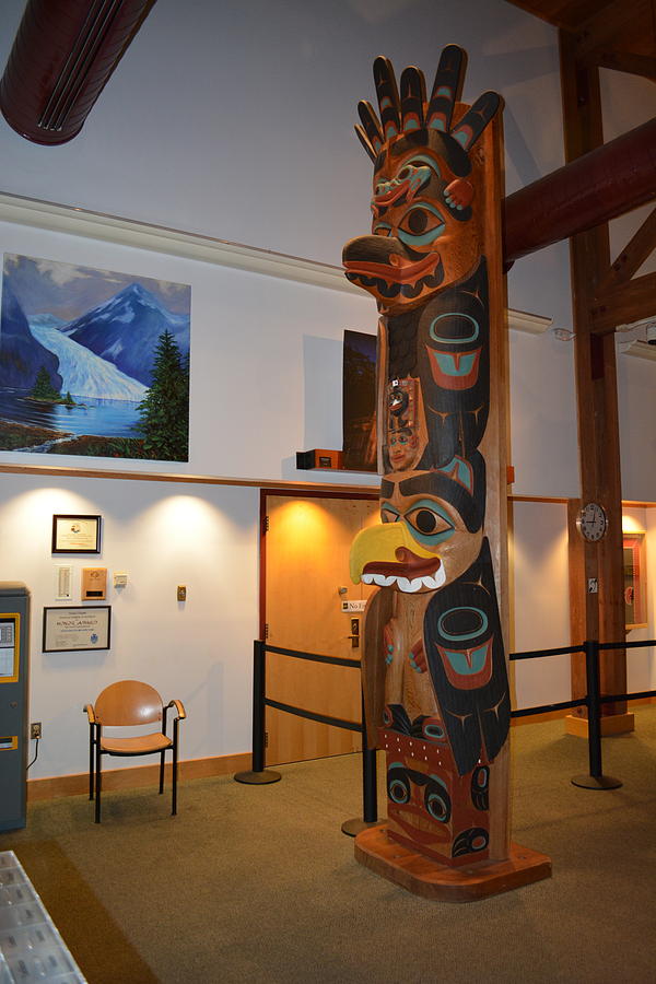 Colorful totem pole by Joe Smiga Colorful totem pole by Joe Smiga