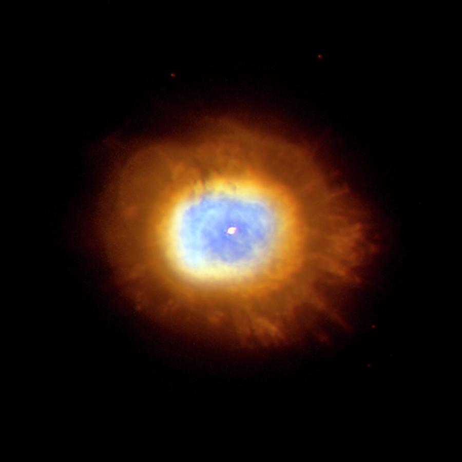 Combined X-ray And Of Planetary Nebula Photograph by Stsci/univ Md/j.p. Harrington/nasa/spl