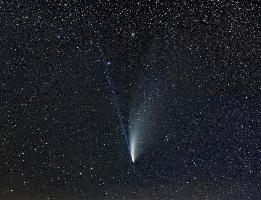 Comet Neowise Below The Big Dipper Photograph by Alan Dyer - Fine Art ...