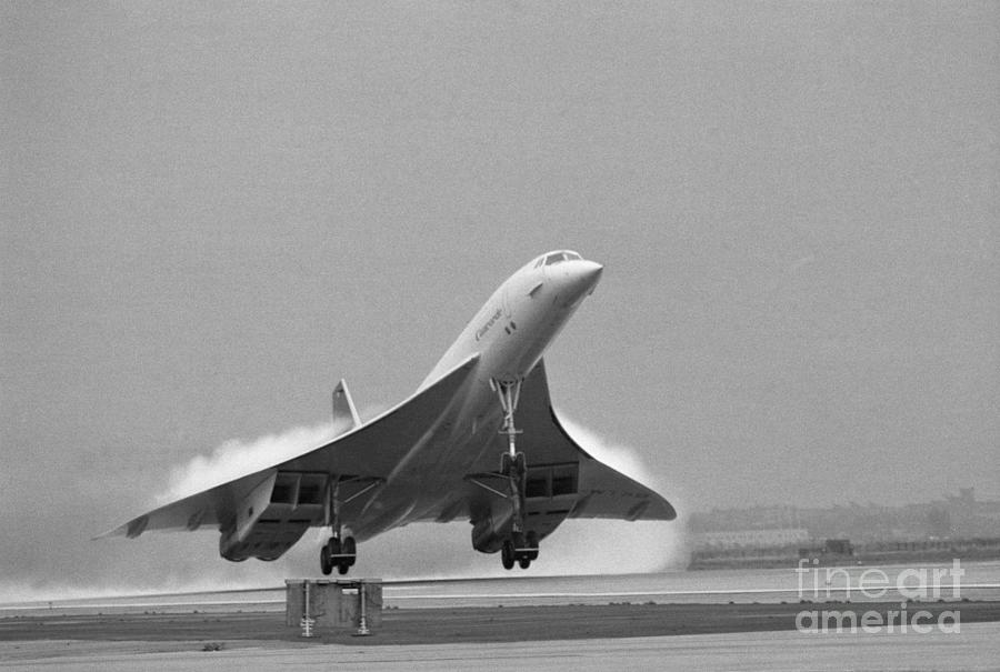 Concorde On First Takeoff From New York Photograph by Bettmann